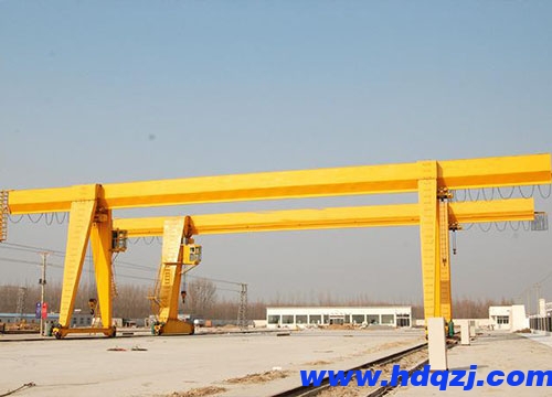 大跨度門式起重機(jī)運行偏斜如何處理